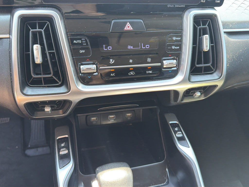 Used 2022 Kia Sorento S w/ Panoramic Sunroof Package FWD image 14