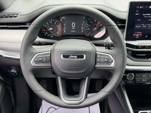 Used 2023 Jeep Compass Limited AWD/4WD image 14