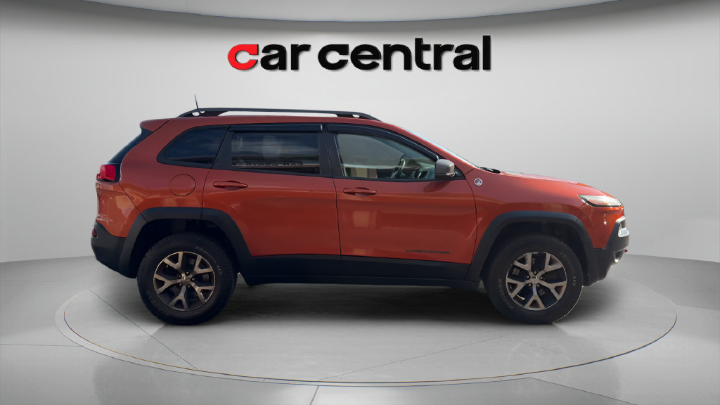 Used 2015 Jeep Cherokee Trailhawk w/ Comfort/Convenience Group AWD/4WD image 7
