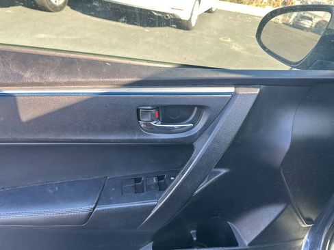 Used 2015 Toyota Corolla S image 19