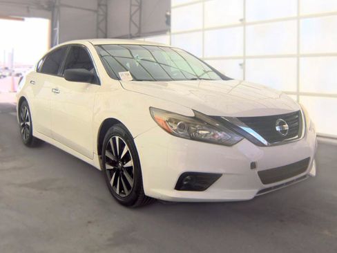 Used 2018 Nissan Altima 2.5 SV FWD image 3