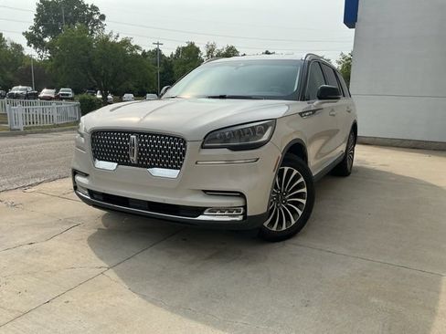 Used 2020 Lincoln Aviator Reserve w/ Elements Package Plus AWD/4WD image 5