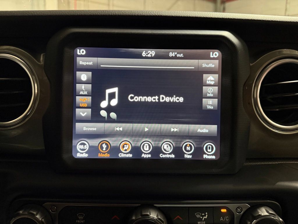 Used 2019 Jeep Wrangler Unlimited Sahara w/ Uconnect 4C Nav & Sound Group AWD/4WD image 12