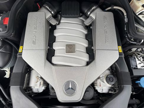 Used 2009 Mercedes-Benz C 63 AMG Sedan image 17