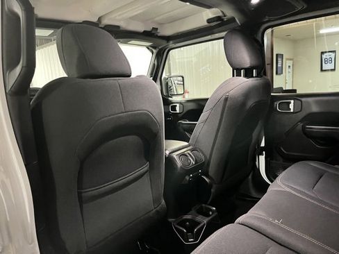 Used 2024 Jeep Wrangler Sport S image 11