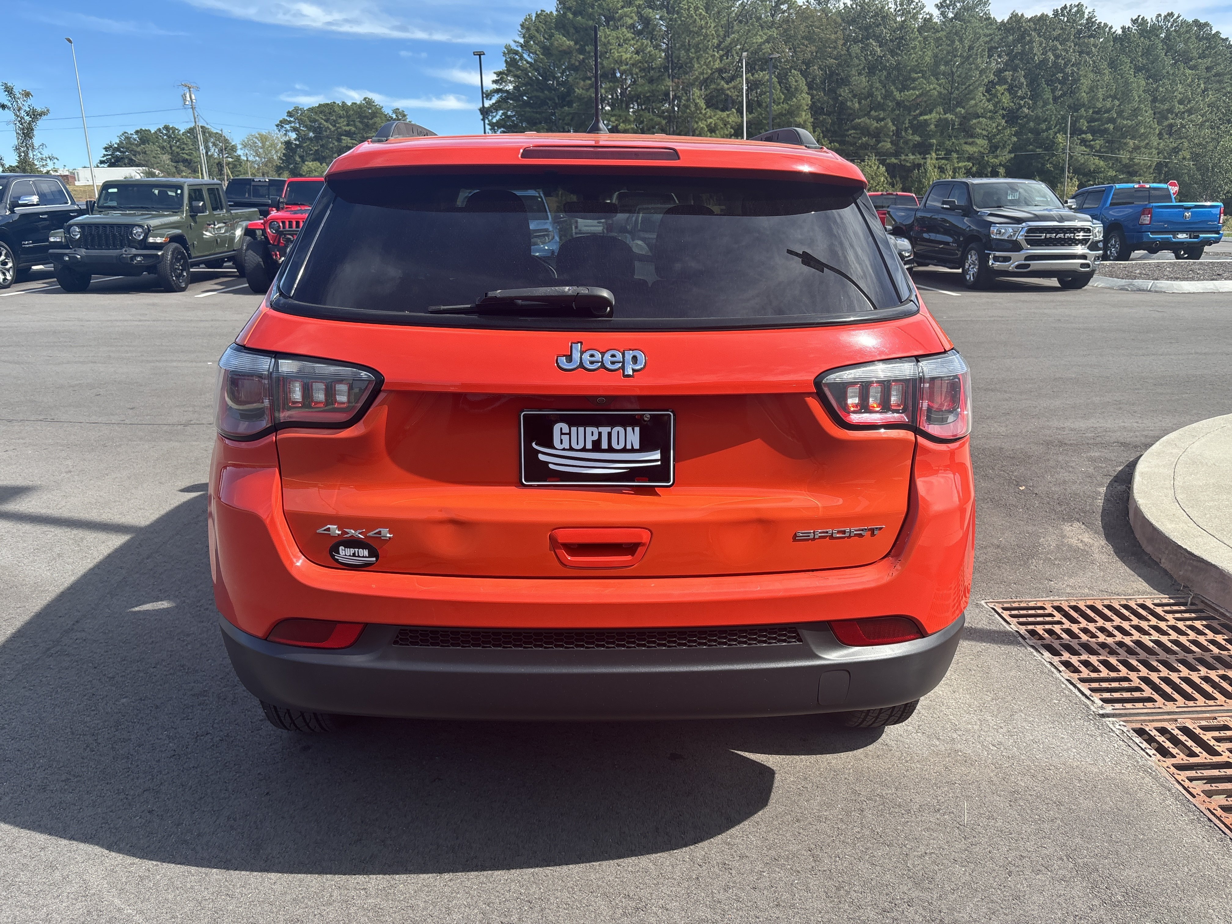 Used 2017 Jeep Compass Sport AWD/4WD image 4