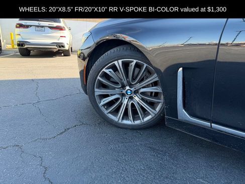 Used 2022 BMW 750i xDrive AWD/4WD image 3