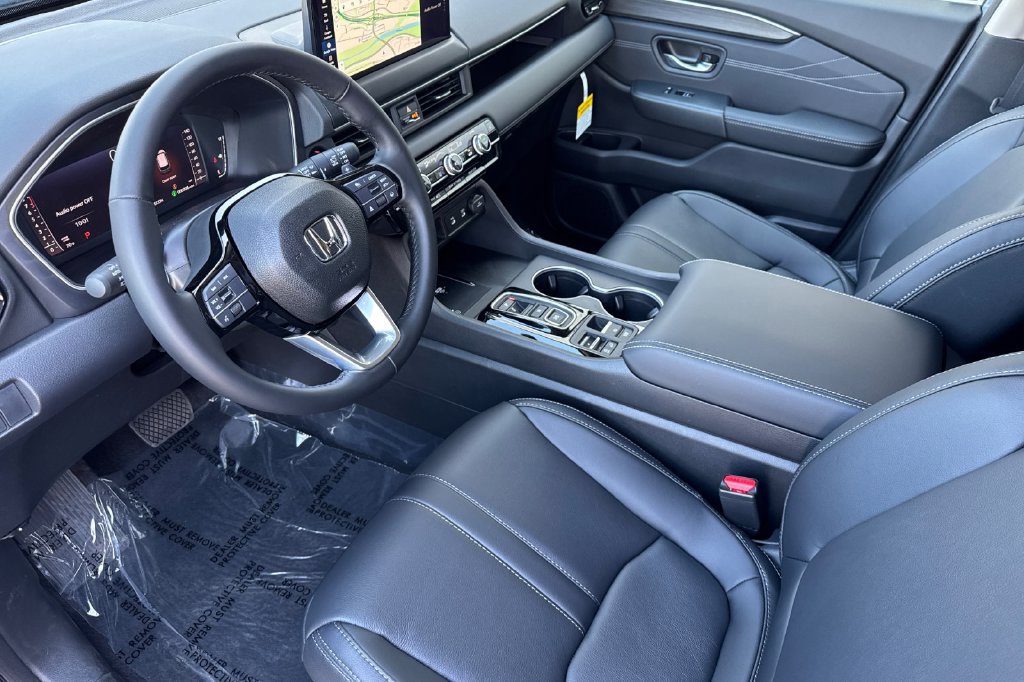 New 2026 Honda Pilot Touring image 3