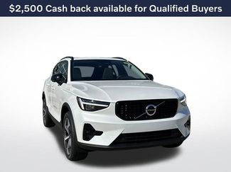 New 2026 Volvo XC40 B5 Plus w/ Climate Package 360° Tour
