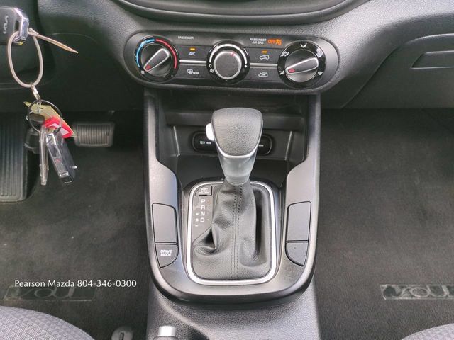 Used 2025 Kia Soul LX w/ LX Technology Package FWD image 20