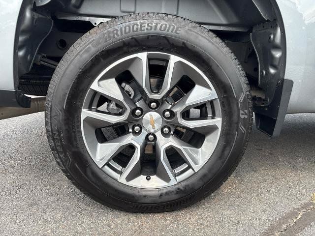 Used 2025 Chevrolet Silverado 1500 LT AWD/4WD image 13