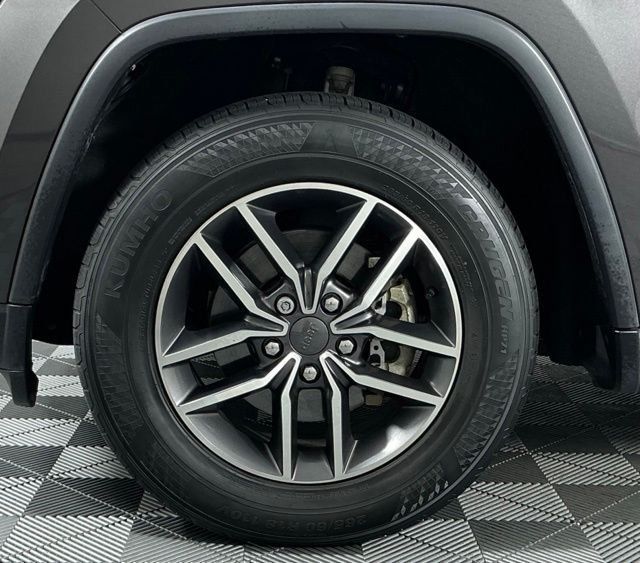Used 2020 Jeep Grand Cherokee Limited w/ Trailer Tow Group IV RWD image 12