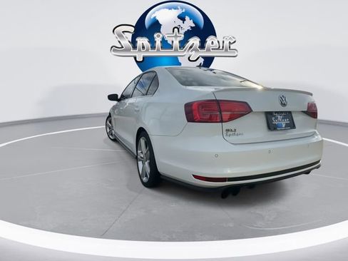 Used 2017 Volkswagen Jetta GLI image 7