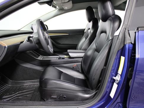 Used 2022 Tesla Model 3 Standard Range image 8