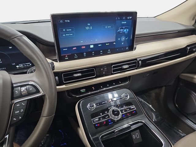 Used 2023 Lincoln Nautilus Reserve FWD image 20