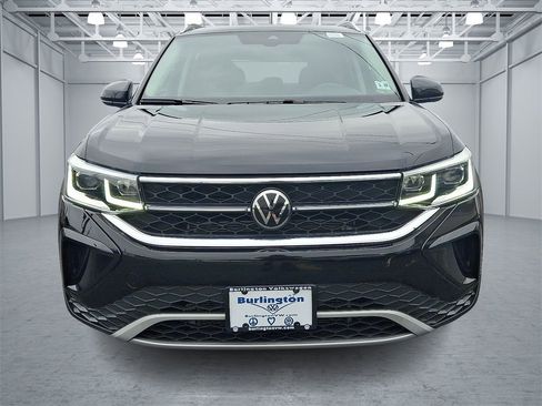 Used 2023 Volkswagen Taos SEL image 2