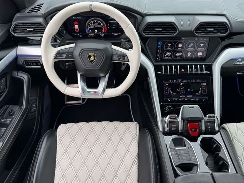 Used 2019 Lamborghini Urus AWD/4WD image 46