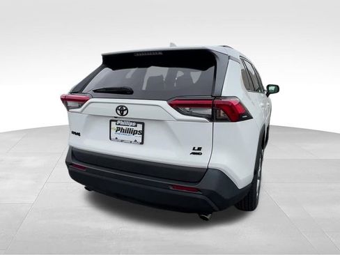 Used 2021 Toyota RAV4 LE AWD/4WD image 6