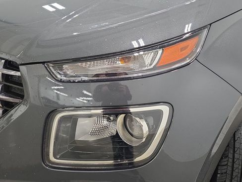 Used 2025 Hyundai Venue SEL FWD image 28