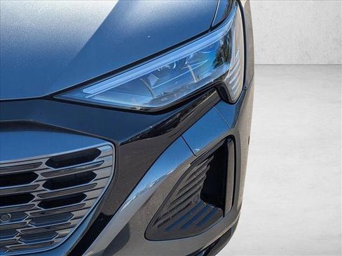 Certified 2024 Audi Q8 e-tron Prestige image 9