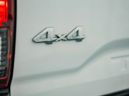 Used 2020 Toyota Tacoma SR5 image 10