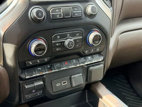 Certified 2019 Chevrolet Silverado 1500 LTZ w/ LTZ Plus Package image 17