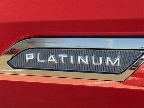 Used 2024 Toyota Tundra Platinum image 9