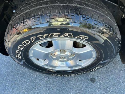 Used 2017 Toyota Tundra SR5 image 10