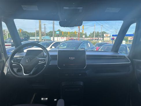 Used 2025 Volkswagen ID. Buzz Pro S image 14