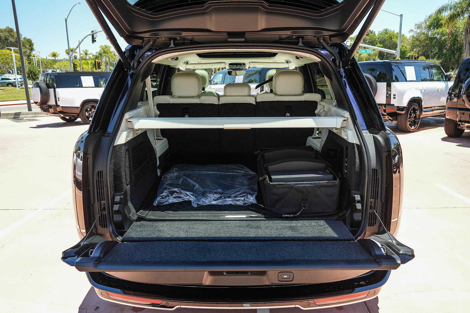 New 2026 Land Rover Range Rover Long Wheelbase SE AWD/4WD image 25