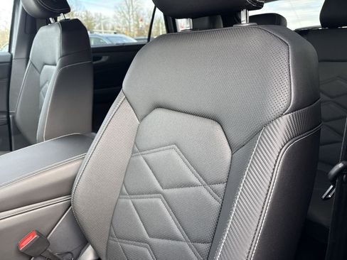 New 2026 Volkswagen Atlas Cross Sport SE AWD/4WD image 9