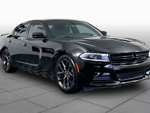 Used 2023 Dodge Charger SXT w/ Blacktop Package RWD image 3