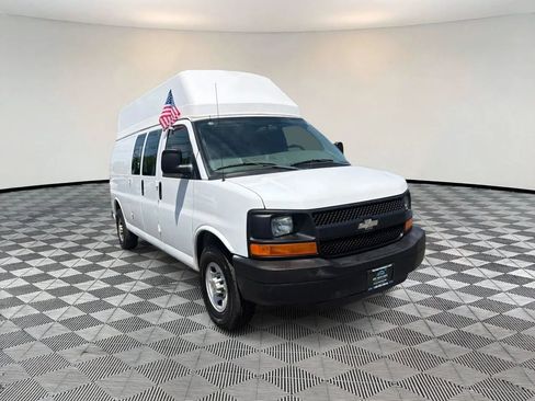 Used 2009 Chevrolet Express 2500 Extended RWD image 1