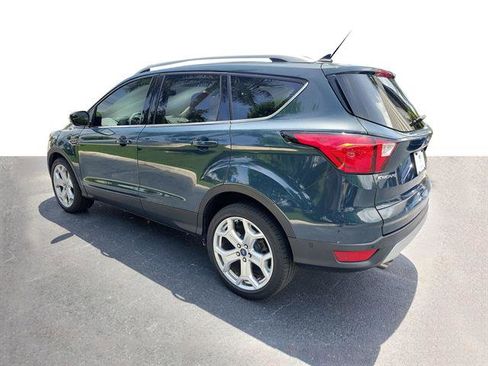 Used 2019 Ford Escape Titanium image 3