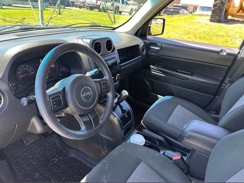 Used 2014 Jeep Patriot Sport AWD/4WD image 11