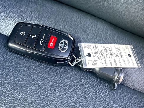 Used 2026 Toyota Camry SE FWD image 15