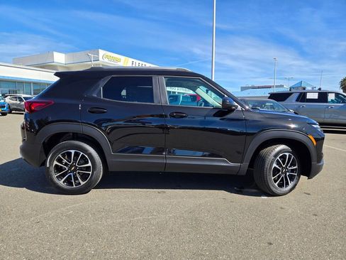 New 2026 Chevrolet TrailBlazer LT w/ Driver Confidence Package AWD/4WD image 2
