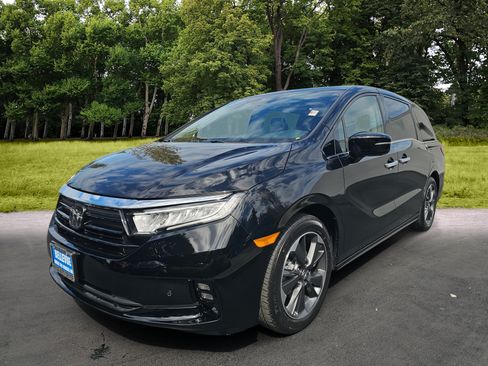 Used 2023 Honda Odyssey Elite image 3