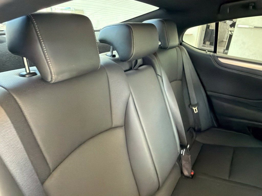 Used 2024 Lexus ES 350 F Sport w/ Accessory Package (Z2) FWD image 31