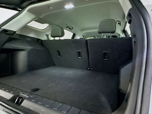 Used 2024 GMC Terrain SLE image 28