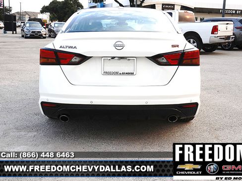 Used 2024 Nissan Altima 2.5 SR FWD image 6