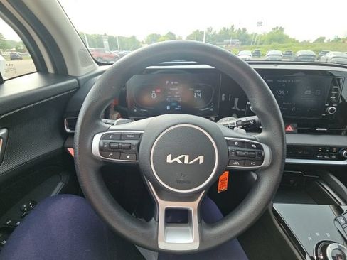 Used 2023 Kia Sportage LX AWD/4WD image 16