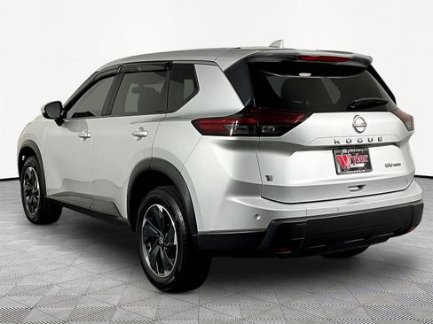 Certified 2024 Nissan Rogue SV AWD/4WD image 4
