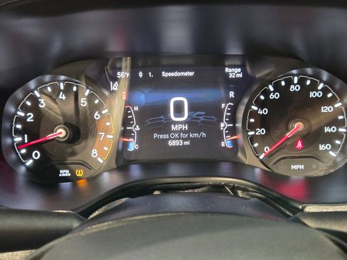 Used 2025 Jeep Compass Sport image 29