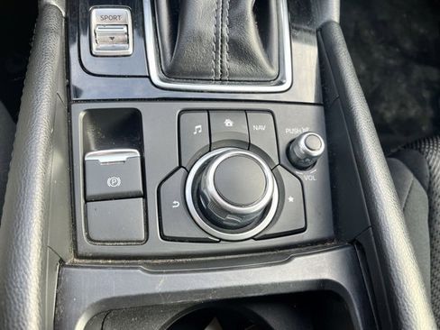 Used 2018 MAZDA MAZDA3 Sport image 14