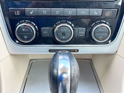 Used 2012 Volkswagen Passat 2.5 SE image 14