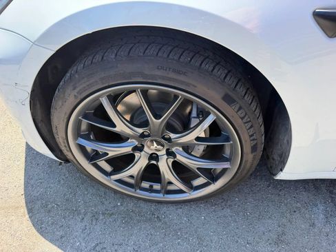 Used 2022 Tesla Model 3 Long Range AWD/4WD image 29
