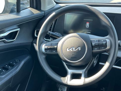 Used 2025 Kia Sportage LX FWD image 27