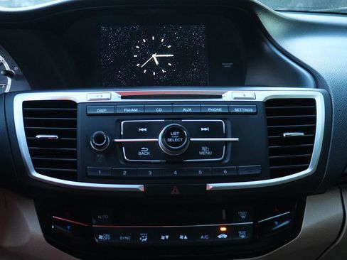 Used 2016 Honda Accord LX image 43