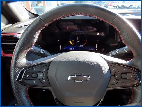 Used 2025 Chevrolet TrailBlazer RS w/ Convenience Package image 15